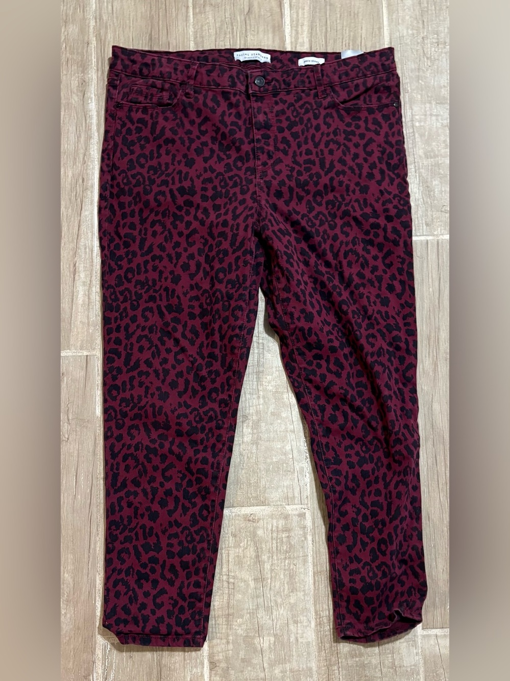 Sanctuary Womenโs Burgundy and Black Leopard Print Jeans